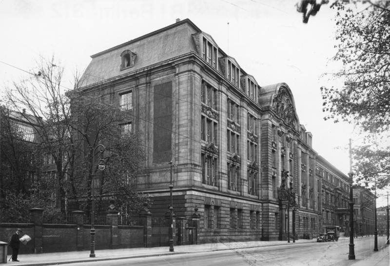 Soubor:Bundesarchiv Bild 183-R97512, Berlin, Geheimes Staatspolizeihauptamt.jpg